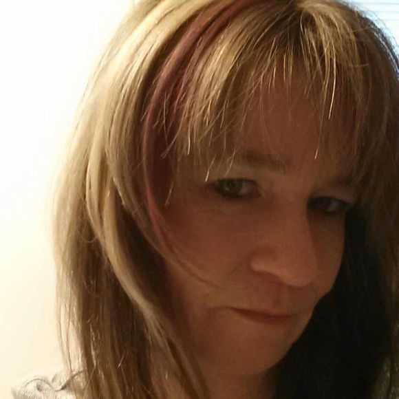 Meet your Posher, Tina - Picture 1 of 1